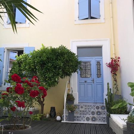 Notre Maison Aux Volets Bleus Ouveillan Bagian luar foto